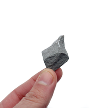  Uchigumori Natural Finger Stones - Assorted Sizes (15g) - Seisuke Knife